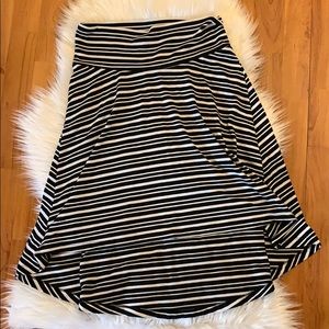 Pea in the pod maternity skirt